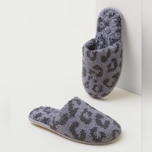 Barefoot Dreams - CozyChic® Barefoot In The Wild® Slipper Size M (7/8)